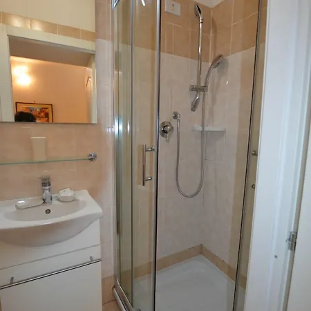 Nights Casa de hóspedes 4*