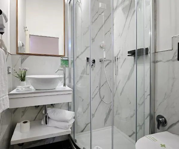 Πανσιόν Nights